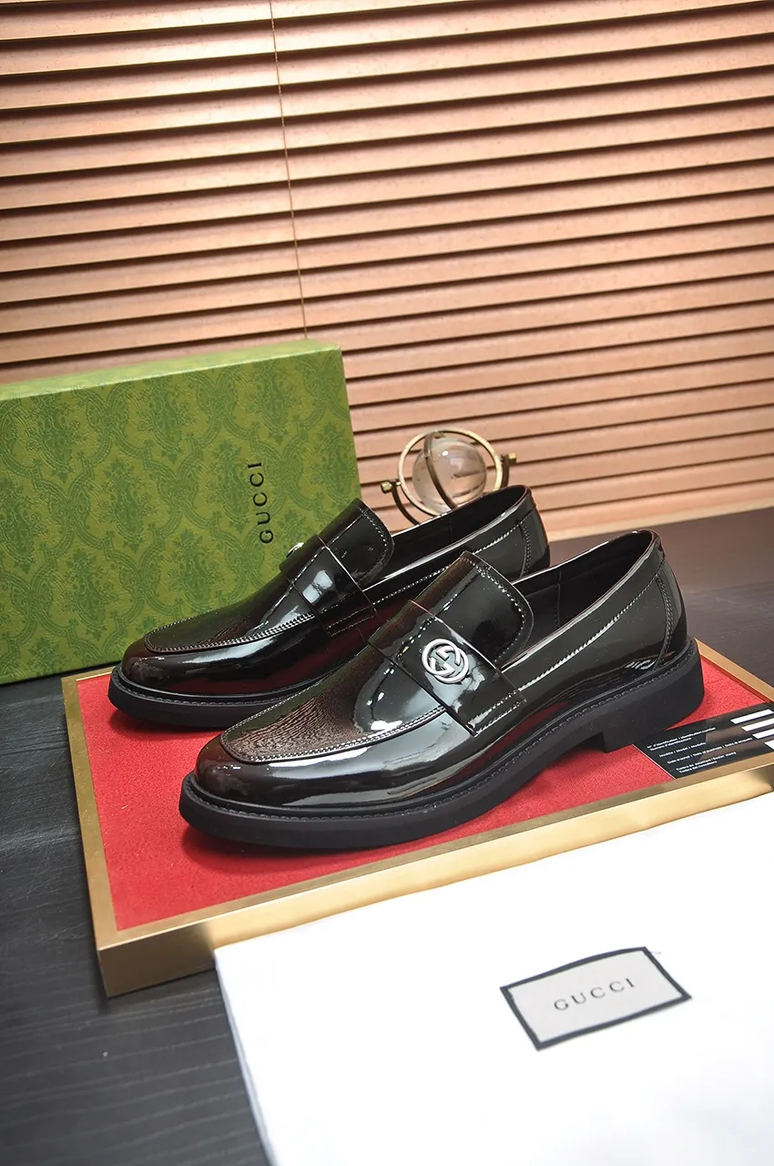 Factory price 540💶Italy’s top luxury men’s shoe giant (GUCCI) (Gucci) (full cowhide lining) new arrival🍃Original European style🔰 Pleasant to the eye😍In order to make the shoes more durable and non-deformable🌀The production continues to follow traditional methods but there is still no lack of innovation💪The original open-edge beaded cowhide is selected for the leather♻️ Smooth, natural and extra bright⭐Made of imported cowhide The rich man’s first choice 38-45 (45 customized)